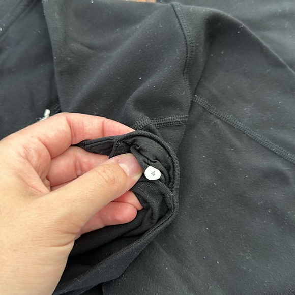 Lululemon slit leg capri size 4 - Picture 2 of 3